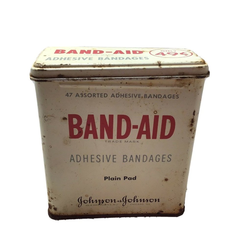 Band Aid Johnson Johnson Plain Pad Adhesive Bandage Tin 47 Assorted  Vintage